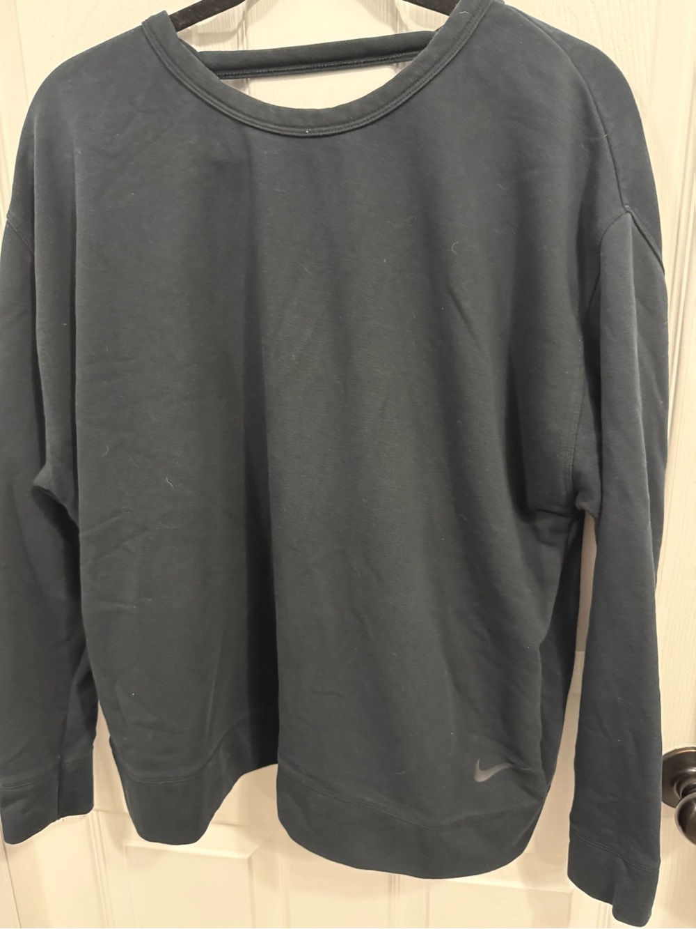 Nike Women’s Black Crewneck Pullover Sweatshirt